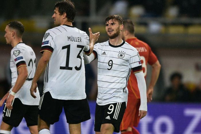 Timo Werner (R) scored twice as Germany qualified for the 2022 World Cup