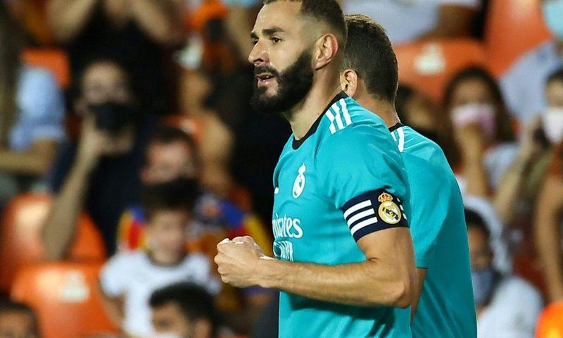 Karim Benzema scored the winner as Real Madrid came from behind to beat Valencia on Sunday.