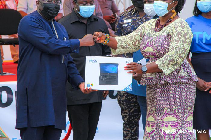 Government gives every teacher one laptop