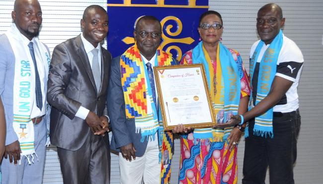 Oduro (middle) flanked by his wife (right) and Fordjour (left)