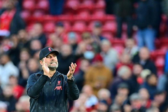 Liverpool manager Jurgen Klopp has criticised those refusing to get vaccinated against coronavirus