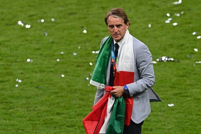Mancini celebrates Italy's Euro 2020 win