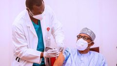 President Buhari receives first dose of Oxford/AstraZeneca COVID-19 vaccine on March 6, 2021 (Tolani Alli)