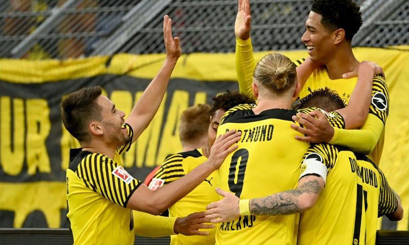England midfielder Jude Bellingham (R) has two goals and four assists from nine Dortmund games this season