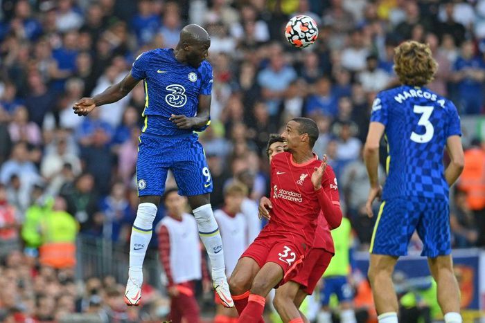 Chelsea held out with 10 men for a full half to draw 1-1 at Liverpool