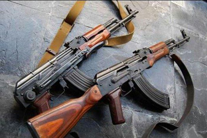 4 robbers heavily armed with AK47 storm village to steal one chicken