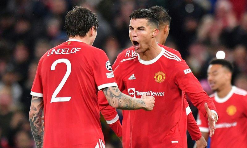 Cristiano Ronaldo (centre) scored a 95th minute winner to earn Manchester United a 2-1 win over Villarreal