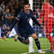 Mauro Icardi celebrates after scoring PSG's late winner against Lyon