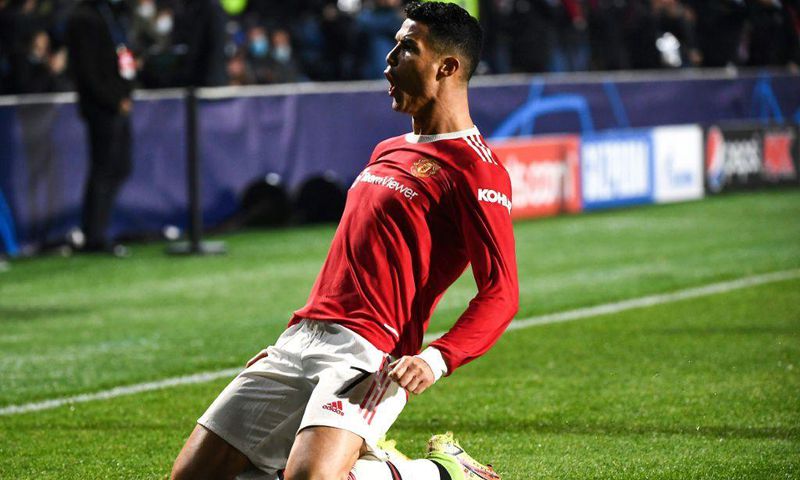 Cristiano Ronaldo scored twice to salvage a 2-2 draw for Manchester United away to Atalanta