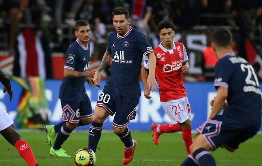 Lionel Messi replaced Neymar in the second half of PSG's game at Reims