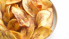 Baked plantain chips
