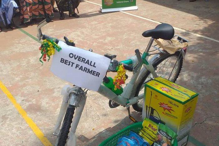 Overall Best Farmer for Accra Metropolitan Asembly gets bicycle