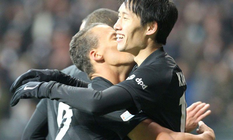 Japan forward Daichi Kamada (R) scored Frankfurt's winning goal at Moenchengladbach on Wednesday