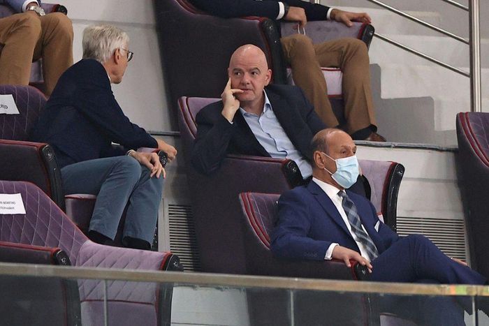 Gianni Infantino (right) with Arsene Wenger