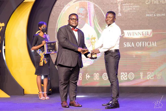 Sikaofficial wins Outstanding Blogger Of The Year Award at 2021 National Communications Awards