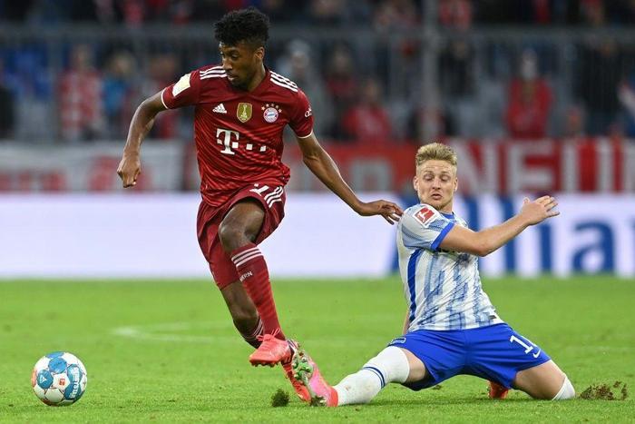 France winger Kingsley Coman (L) returned to training at Bayern Munich on Thursday after heart surgery