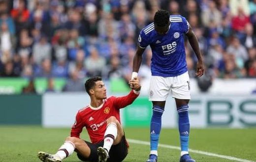 ‘Daniel Amartey pocketed Ronaldo’ – Fans react as Leicester beat Man United
