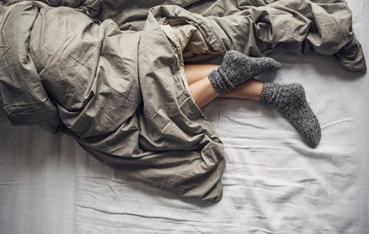 Wearing socks to bed: 5 reasons to start doing it