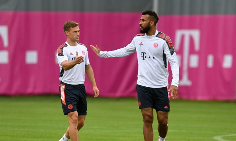 Bayern Munich has confirmed that both Joshua Kimmich (L) and Eric Maxim Choupo-Moting (R) have tested positive for Covid-19