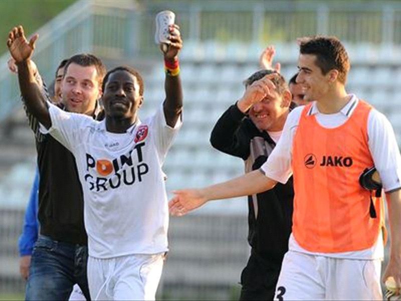 Francis Bossman (left)