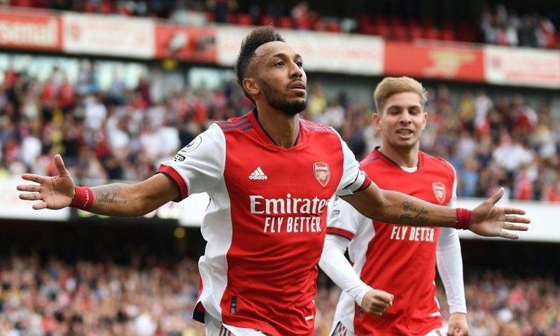 Pierre-Emerick Aubameyang (left) scored the winner as Arsenal beat Norwich