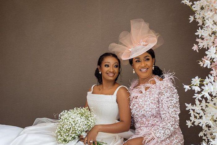 What should the mother of the bride wear? Here's your absolute guide