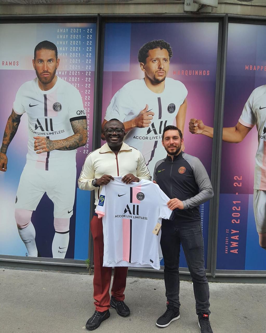 Bola Ray meets PSG’s head of logistics
