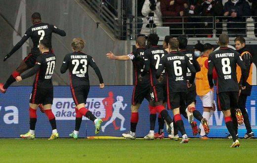 Eintracht Frankfurt came from behind to beat Bayer Leverkusen on Sunday