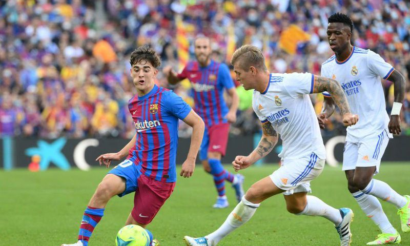 Midfielder Gavi (L) was the youngest Barcelona starter in a Clasico for almost 100 years