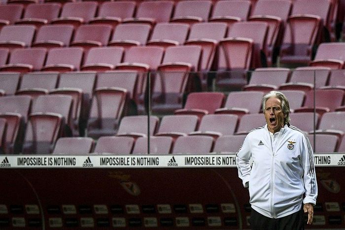 Jorge Jesus will try to guide Benfica into the Champions League