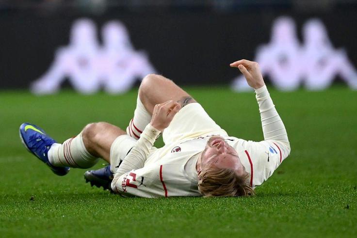 AC Milan's Danish defender Simon Kjaer has had knee ligamemt surgery