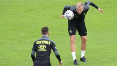 Barak (R) and the Czech Republic are looking to reach the semi-finals of a major tournament for the first time since 2004