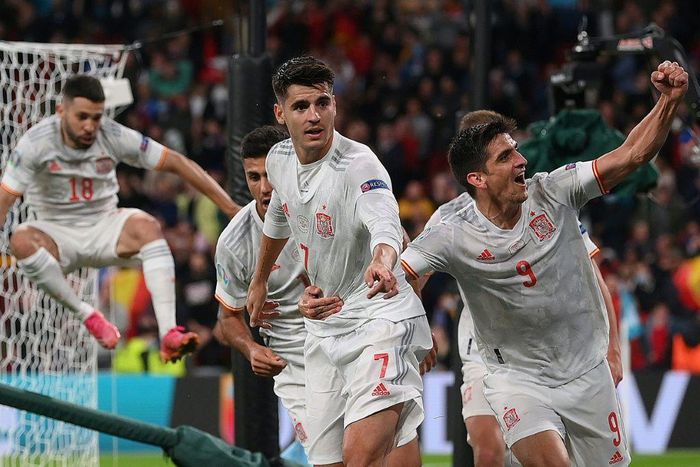 Alvaro Morata (centre) scored Spain's equaliser to take the game to extra time