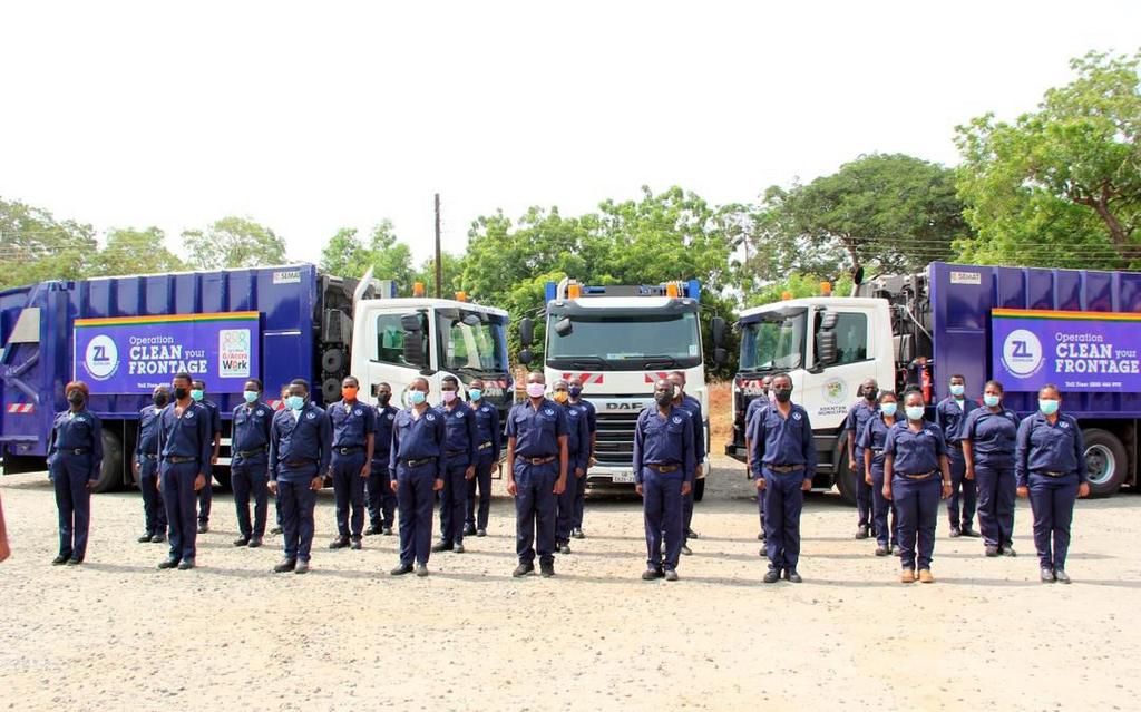 Heavy duty truck drivers pass out for operation clean your frontage