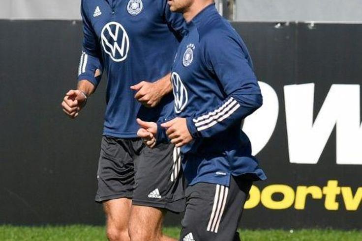 Leon Goretzka (L) and Joshua Kimmich have both signed long-term deals at Bayern Munich