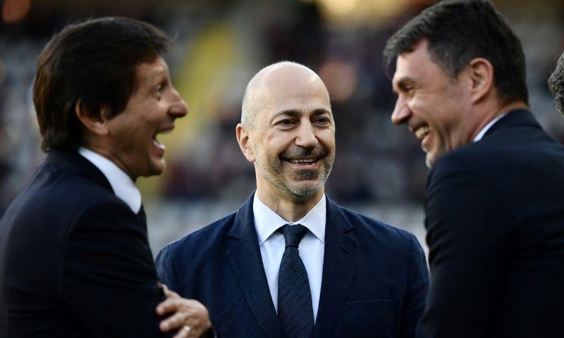 Milan's CEO Ivan Gazidis (C) previously worked with Arsenal.