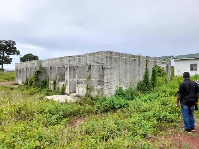 Kumawu District Hospital left to rot