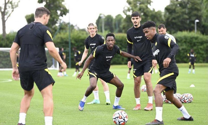 Photos: Baba Rahman rejoins Chelsea for preseason training