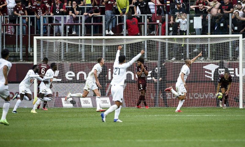 Burak Yilmaz delivers Lille in the 97th minute