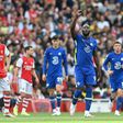 Chelsea striker Romelu Lukaku (2nd R) celebrates scoring at Arsenal