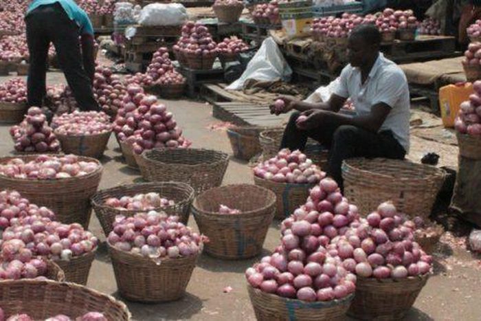 Agbogbloshie onion traders