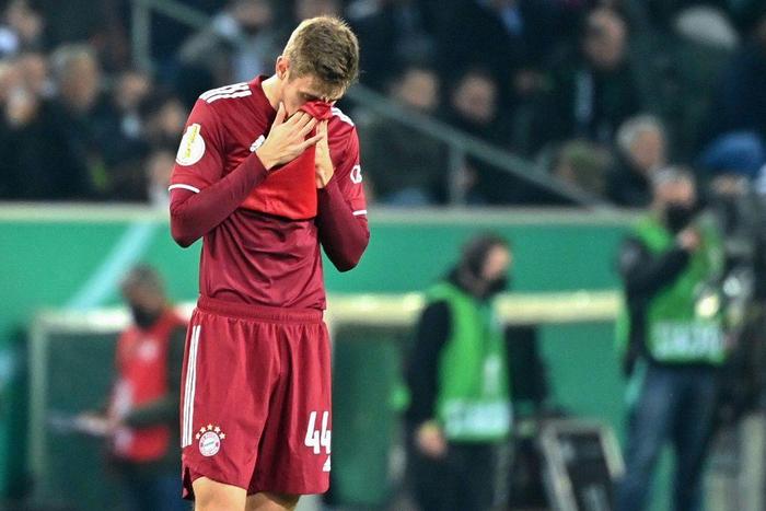 Bayern Munich defender Josip Stanisic has reportedly also tested positive for Covid-19