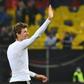 Late show star: Thomas Mueller acknowledges the fans