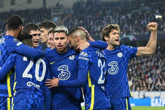 Chelsea edged towards the Champions League last 16 with victory in Malmo