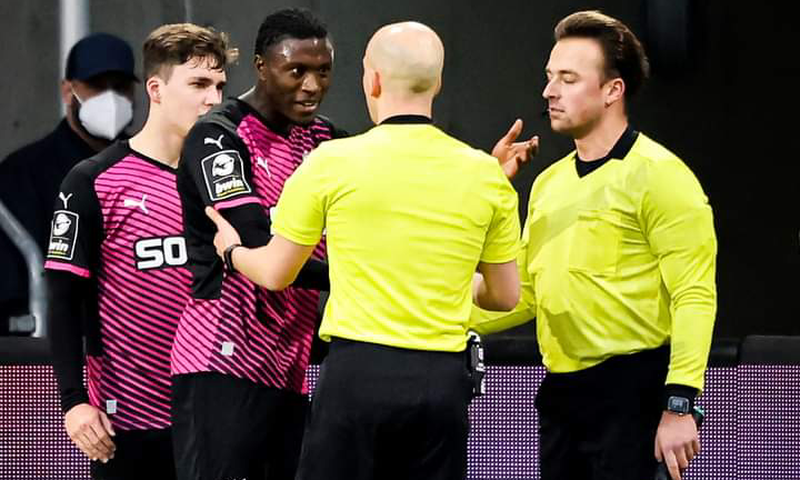 Aaron Opoku: League match in Germany called off after Ghanaian forward suffers racial abuse