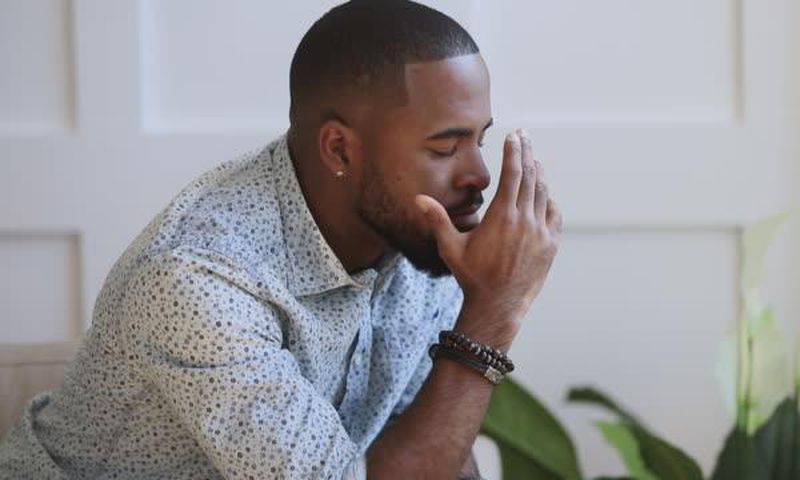 6 stages men go through after a breakup