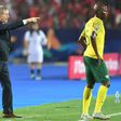New Kaizer Chiefs coach Stuart Baxter (L) gives an instruction when in charge of South Africa at the 2019 Africa Cup of Nations in Egypt