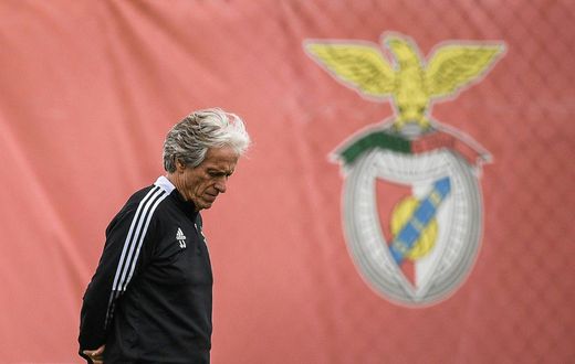 Benfica sacked coach Jorge Jesus due to a series of poor results and reported rifts with leading players