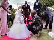 Woman born without limbs ties the knot with boyfriend she flaunted not long ago (photos)