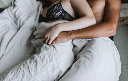 ___8967154___2018___10___11___17___cropped-view-of-couple-spooning-in-bed-royalty-free-image-680787089-1539191813
